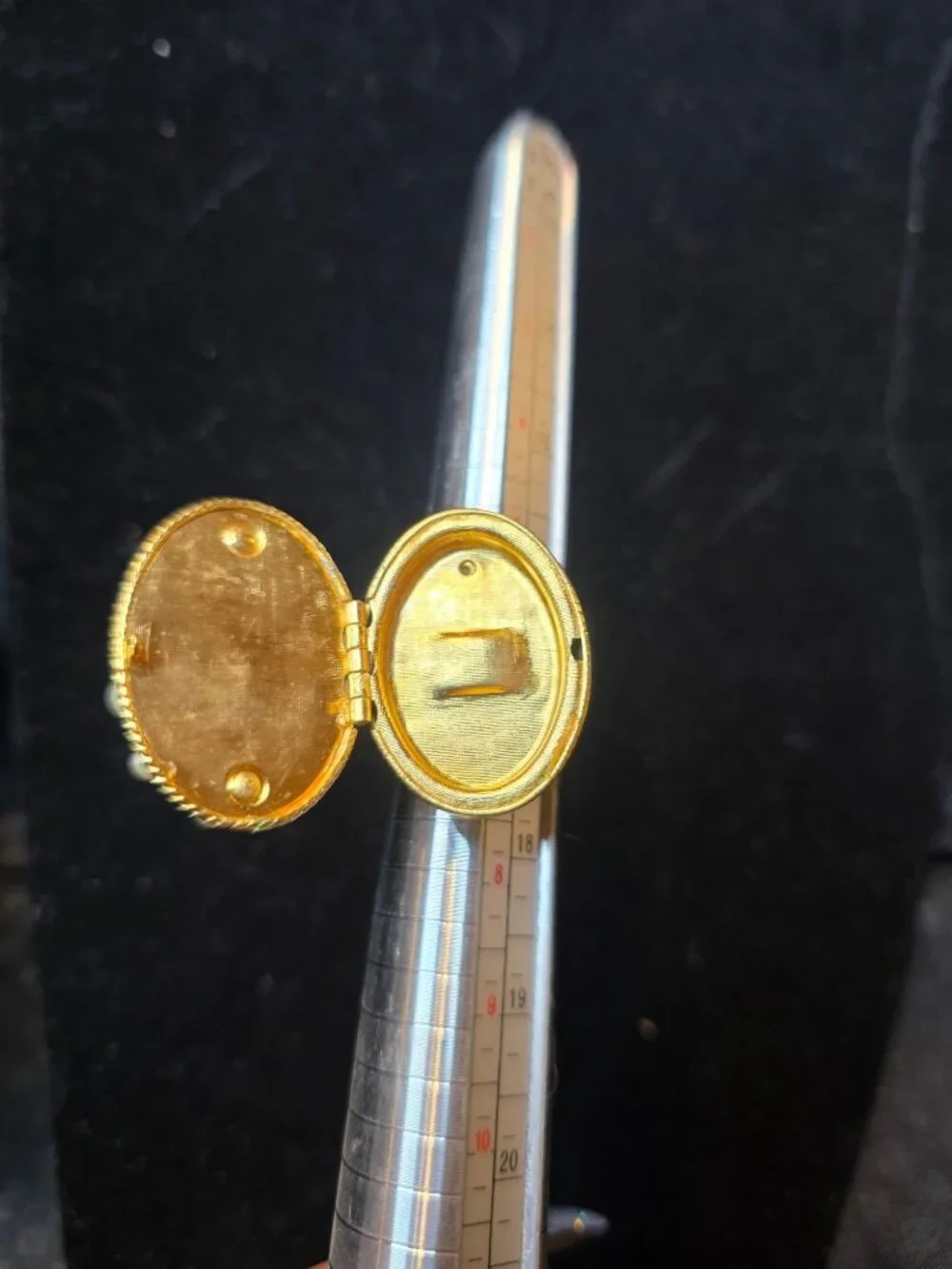Vintage Avon Gold-Tone Locket Ring With Faux Pearls Size 6 Retro Jewe